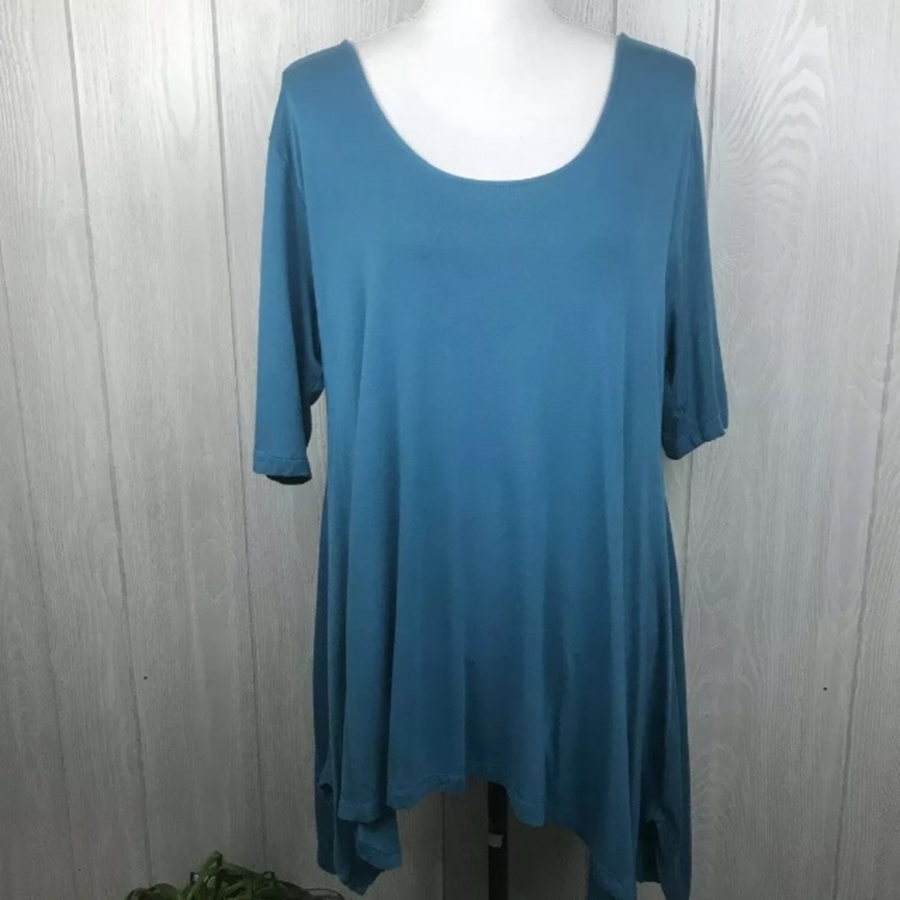 Soft Surroundings blue asymmetrical hem short sleeve tunic top